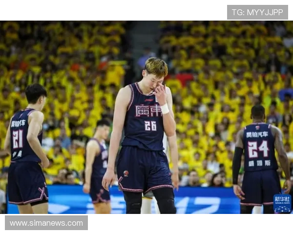 男篮21人集训广东三将周琦缺席