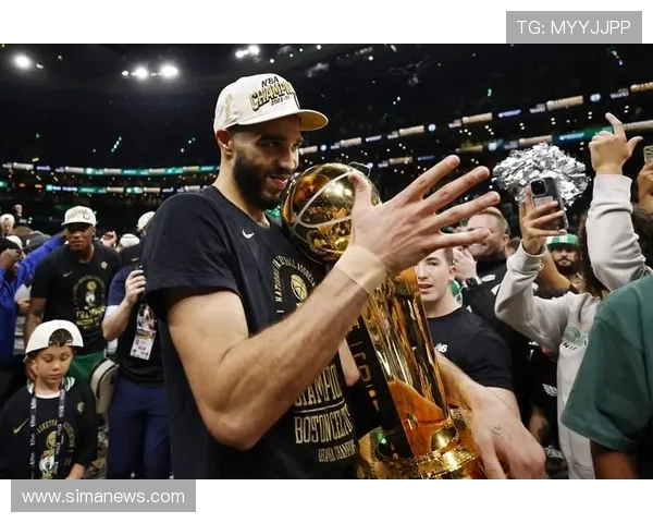 麦基包揽三王荣膺MVP老鹰队